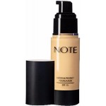 Note Mattifying Extreme Wear Foundation 03 pump