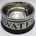 ชามสแตนเลสใส่อาหารสุนัขและแมว Water กว้าง 6 นิ้ว ลึก 2.5 นิ้ว